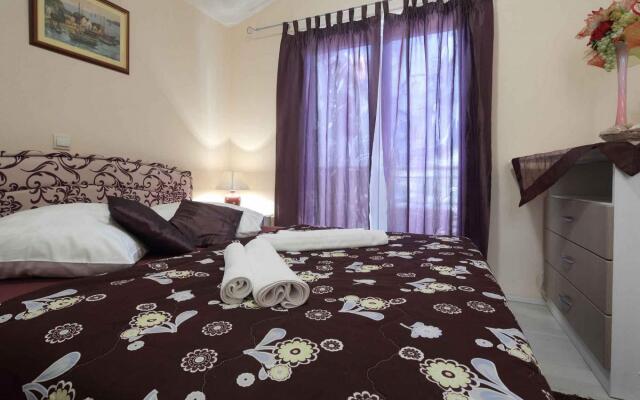 Goran - in the center of the city - A3-CRNO-BIJELI (2+2)