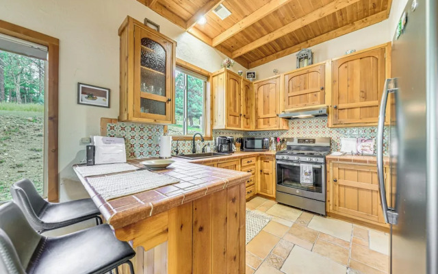 Ruidoso Retreat w/ Hot Tub & Patio!