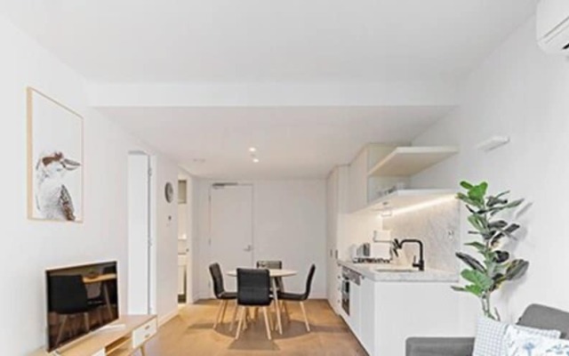 IFSTAYS Blackwood Service Apartment