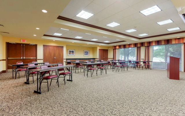 Comfort Suites Charleston West Ashley