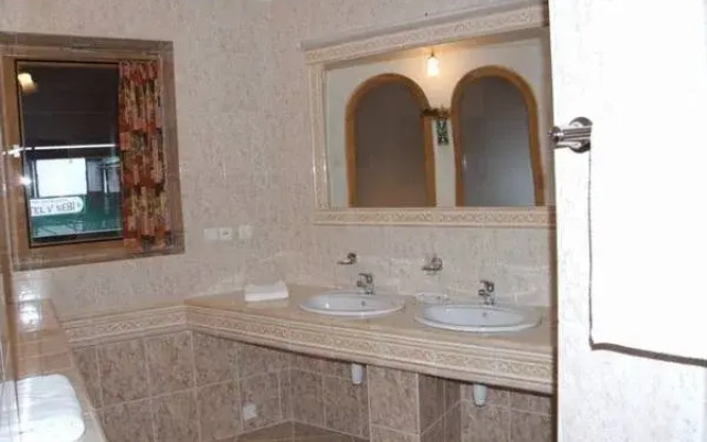 Hotel V Nebi