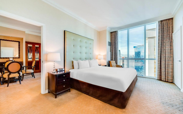 Jet Luxury Resorts @ The Signature Condo Hotel