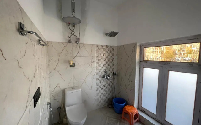 Kandalha Guest House