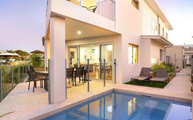 Cocos Court 21