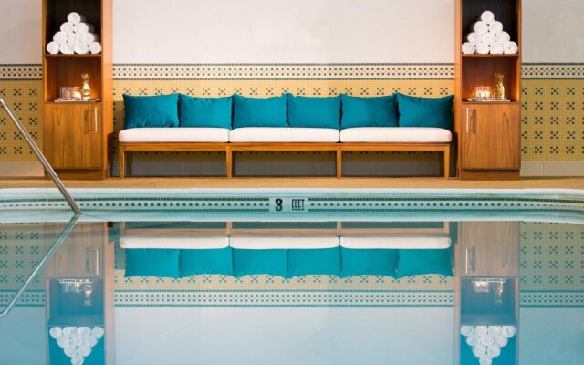 Renaissance Meadowlands Hotel