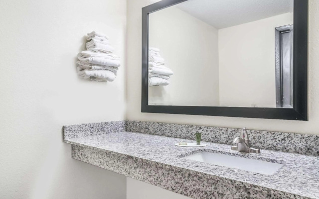 Holiday Inn Express & Suites Bensenville - O'Hare by IHG