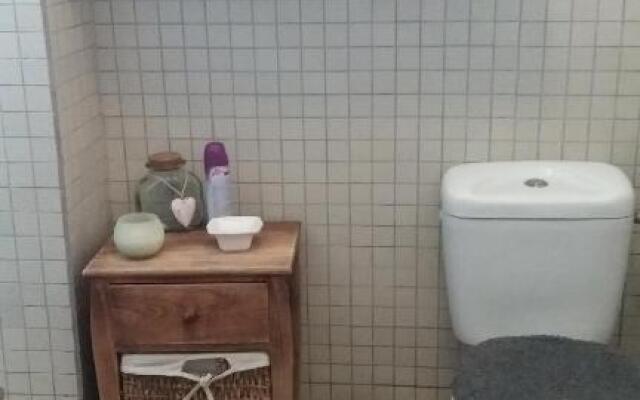 Comfy home-tropical garden & 5 min walk to beach