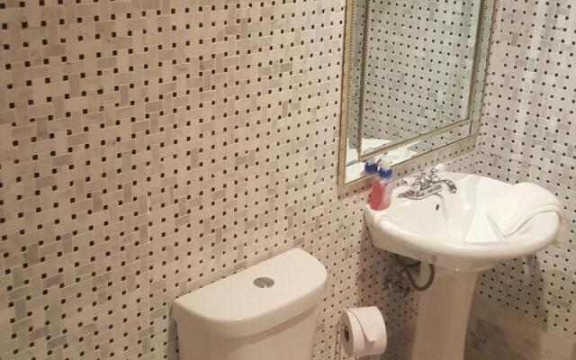 Colonial 154 H Boutique