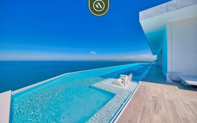 1BR Condo Near to Beach