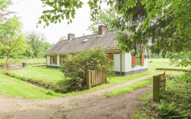 Cozy Holiday Home near Forest in Baarn