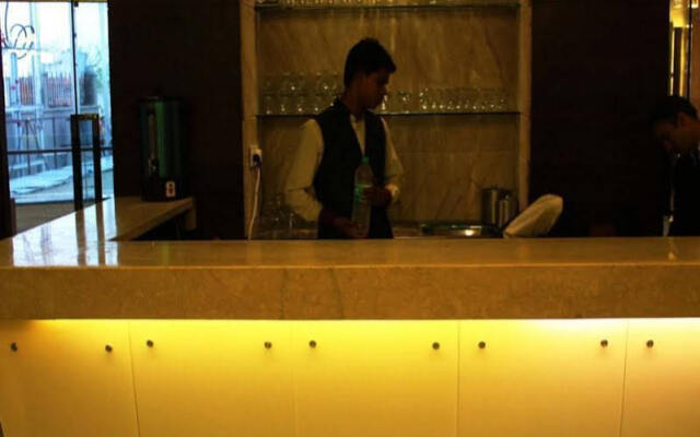 Capital O 2642 Skyline Hotel