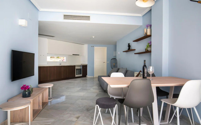 Luxury Penthouse With Hot Tub And Sea Views