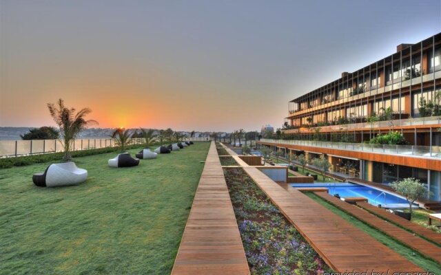 7800 Cesme Residences & Hotel