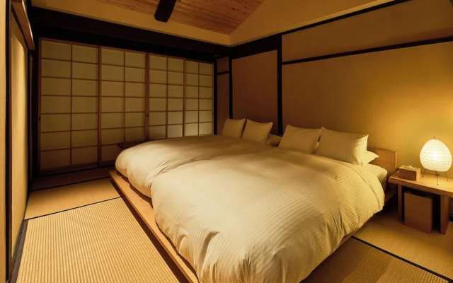 YADORU KYOTO HANARE Shirotaki No Yado