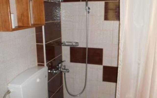 Violetta Studios & Apartments