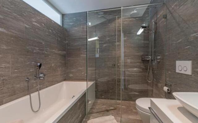 Edelweiss Mountain Suites 04-01