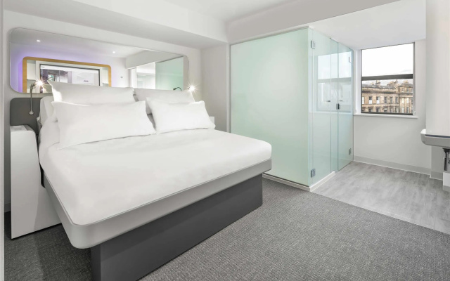 YOTEL Edinburgh - Image 6