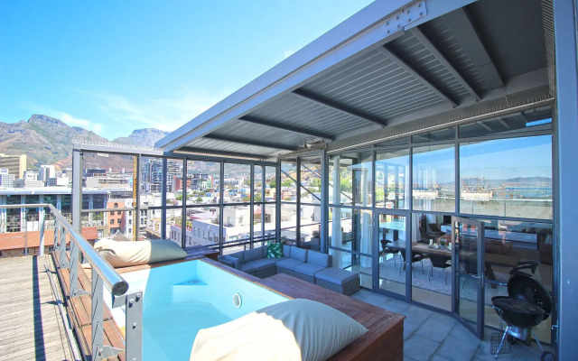 Hillhouse Penthouse 7th Floor