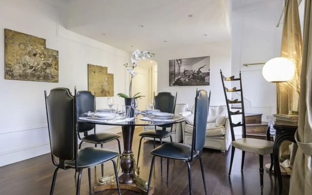 Montenapoleone – RentClass Gloria