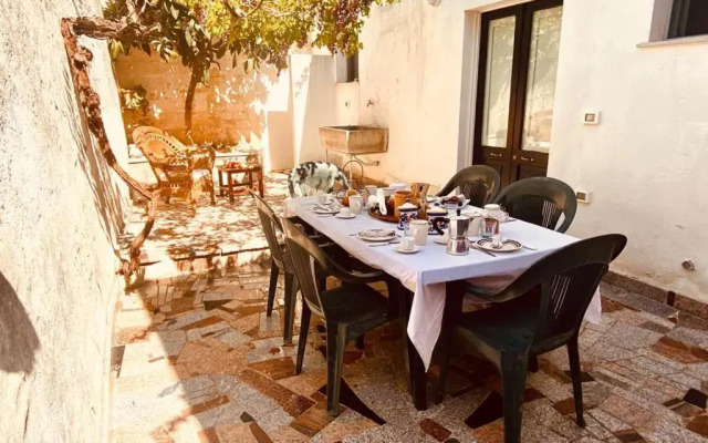 La Casetta Bianca, tipical Salento historic house