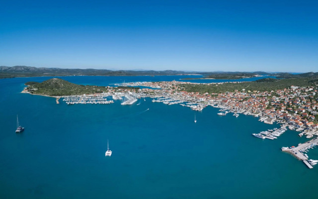 Luxury LeNi Guest House