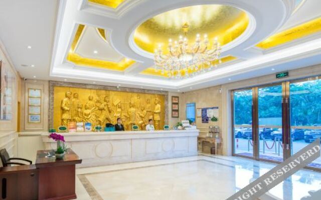 Vienna Hotel (Dongguan Huangjiang Meitang Subway Station Brnch)