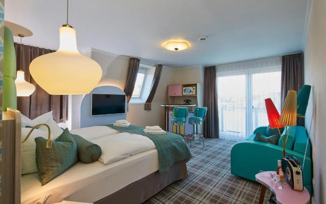 Bernstein Hotel "50`s Seaside Motel"