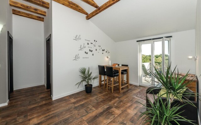 Stunning Home in Skradin-dubavice With Wifi and 4 Bedrooms