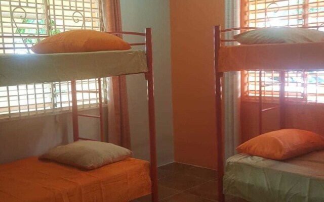 Halo & Isaiah's Guesthouse & Hostel