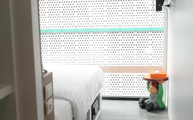 S Box Sukhumvit Hotel