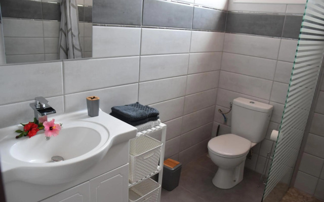 Haut de villa dans son écrin de verdure