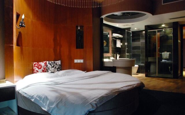 Ningbo Qingcheng Fashion Hotel