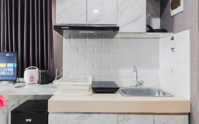 Comfy And Modern Studio Apartment At B Residence