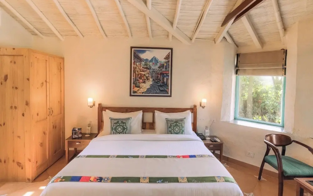 Tree of Life Birdsong Chalets