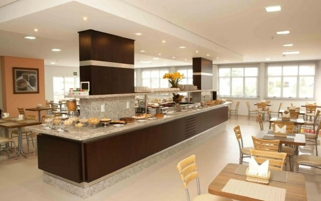 Serras Hotel
