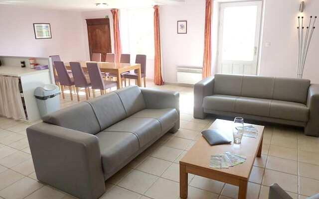 House With 4 Bedrooms in Saint-vincent-la-châtre, With Pool Access, Fu