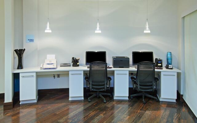 Holiday Inn Express Indianapolis — Fishers, by IHG