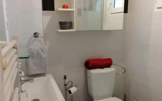 Charmant appartement indépendant, 5 mn de Rouen, avec terrasse.