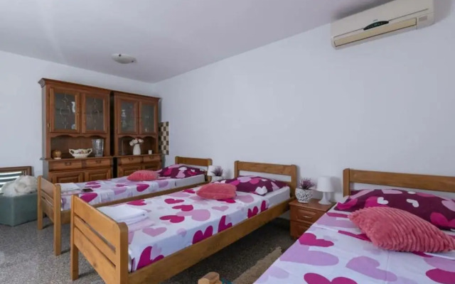 Adalene Comfortable Holiday Residence