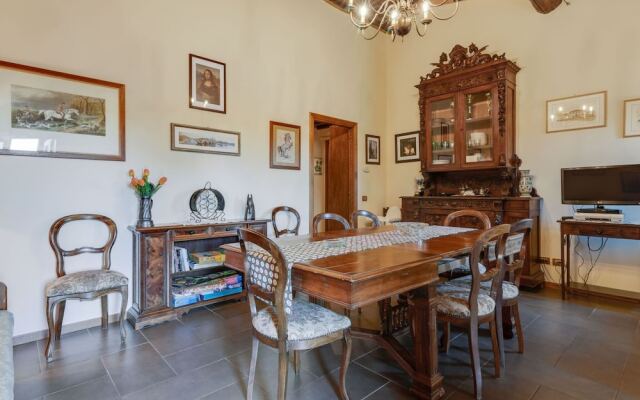 Tranquil Farmhouse in Terranova Bracciolini near Nightlife