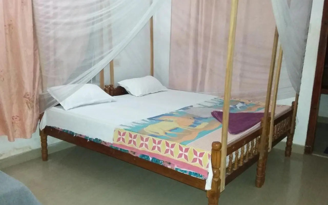 Kaithakuzhi Home Stay