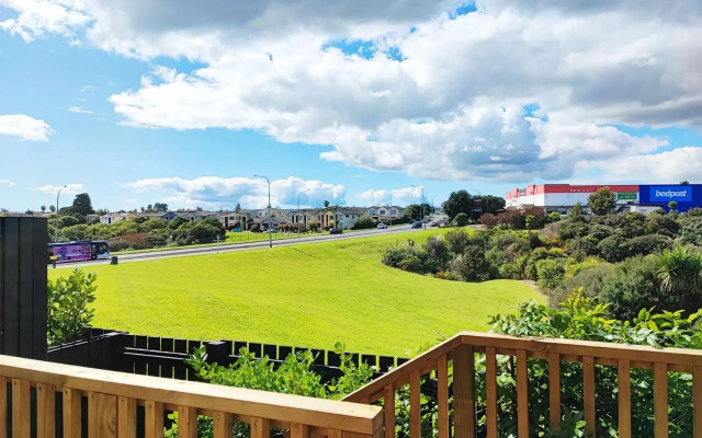 Stunning Townhouse - Walking to Botany Shopping Center
