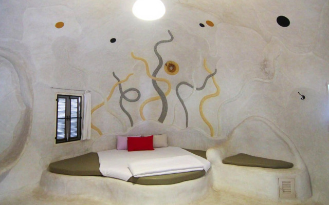 Naidee Sculptured Huts
