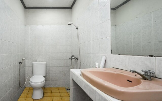 Hotel Pelangi Harapan by OYO Rooms