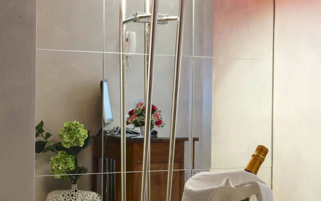 Tullia e Prisca Relais