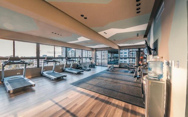 Regatta Living Condos