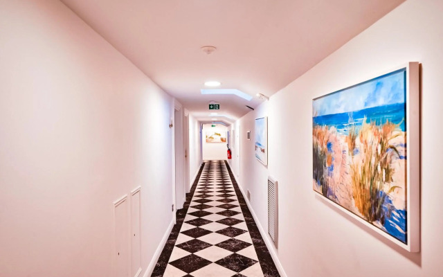 Grand Hotel Des Sablettes Plage, Curio Collection By Hilton