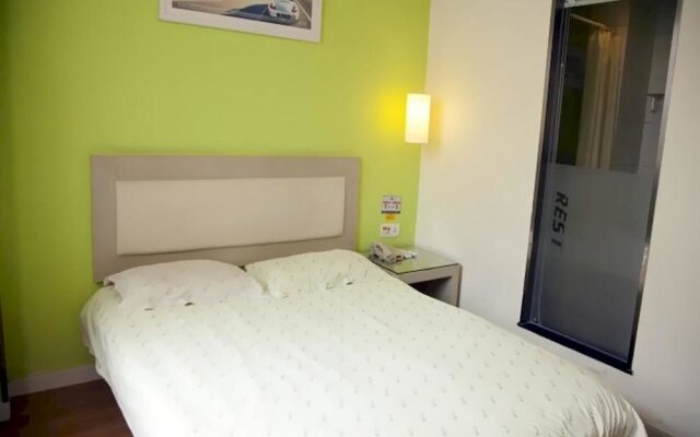 Suez Bus Hotel