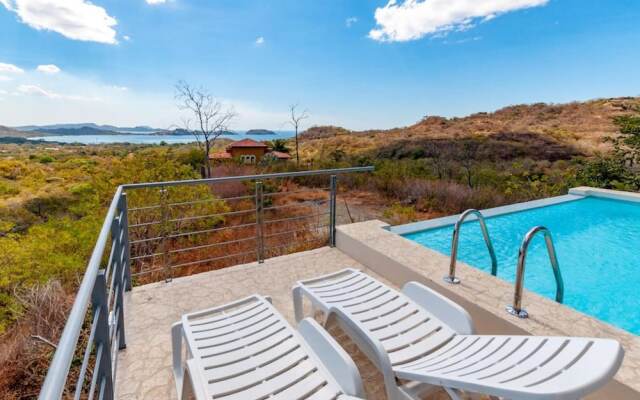 Big, Ultramodern Hillside Home With Private Pool and Endless Ocean Views