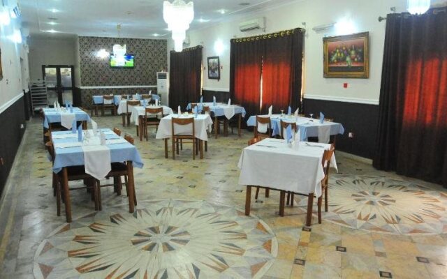 Peemos Place Warri